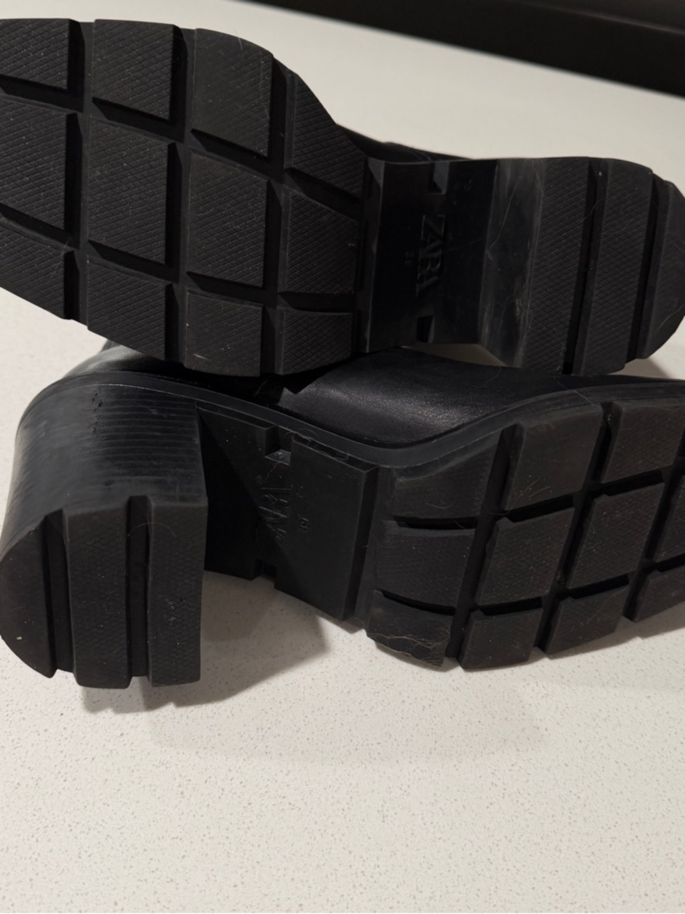 Zara Black Leather Chelsea Block Heel Boot - Picture 7 of 8